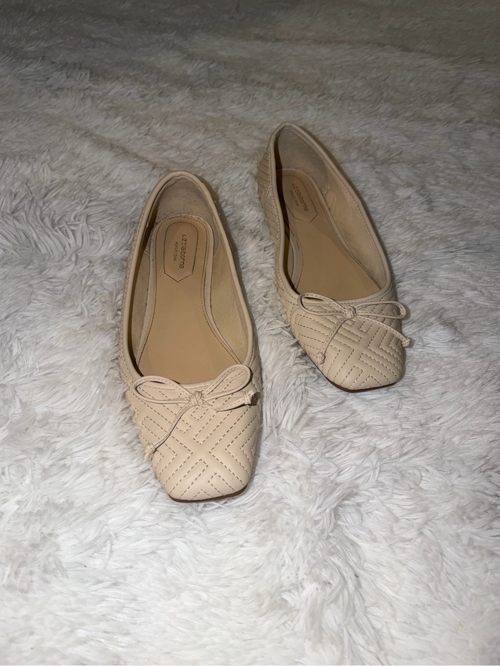 Liz Claiborne Women’s Quilted Bow Ballet Flats - Beige size 9.5